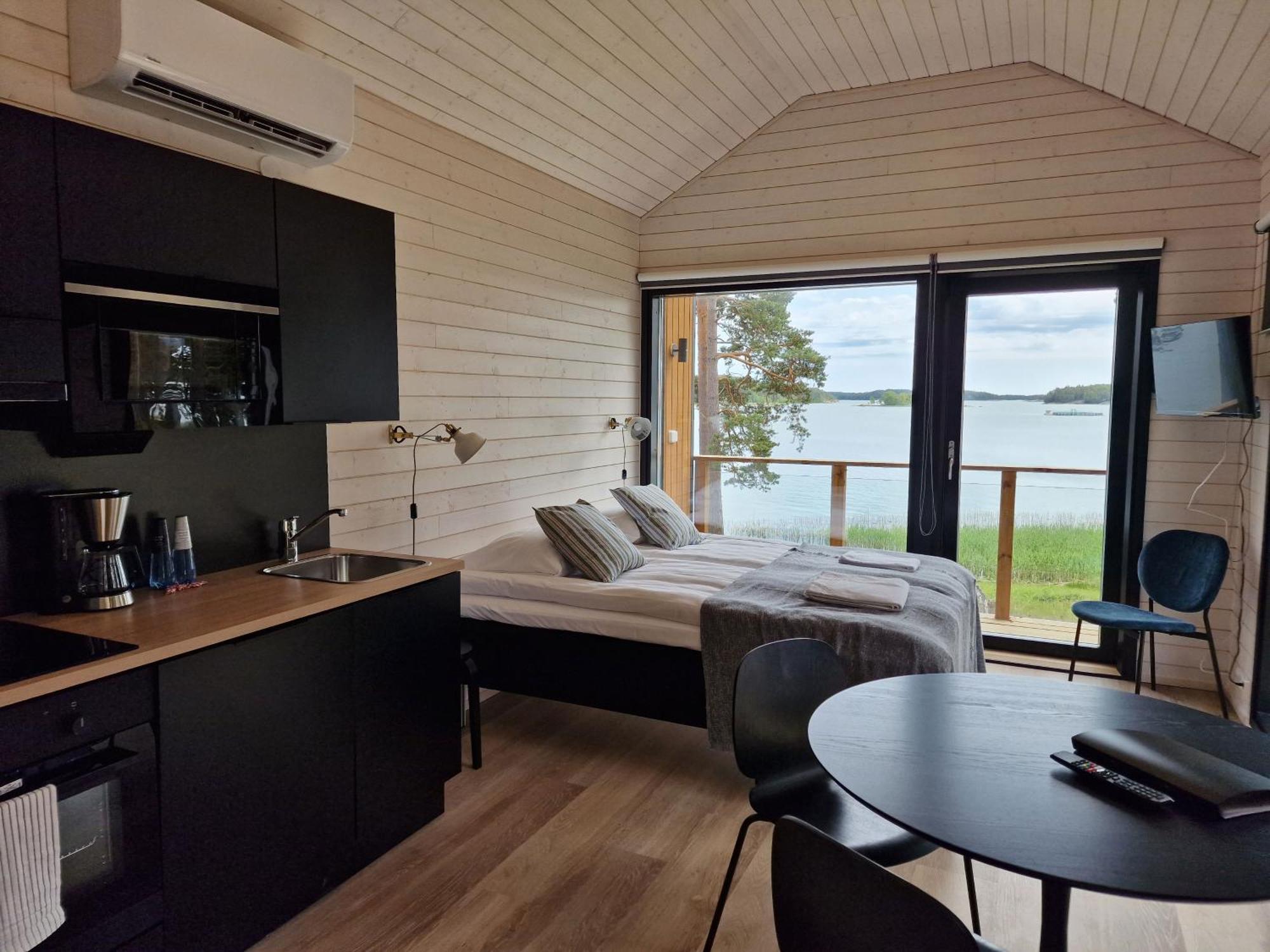 Kustavin Lootholma Apartment